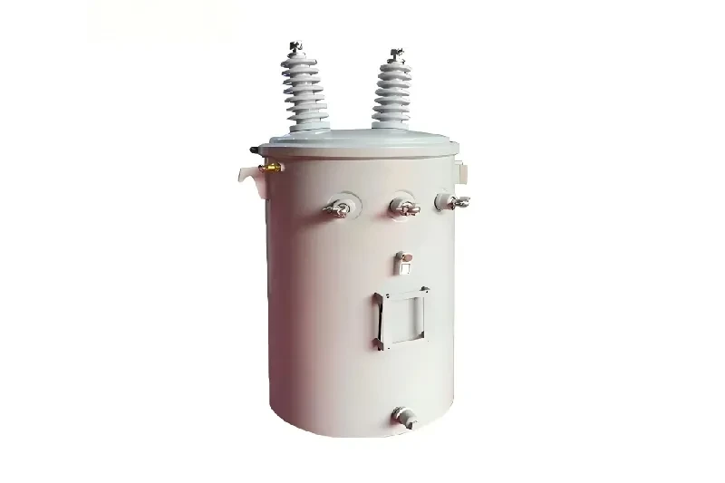 100kVA одной фазы полюса монтируется трансформатор