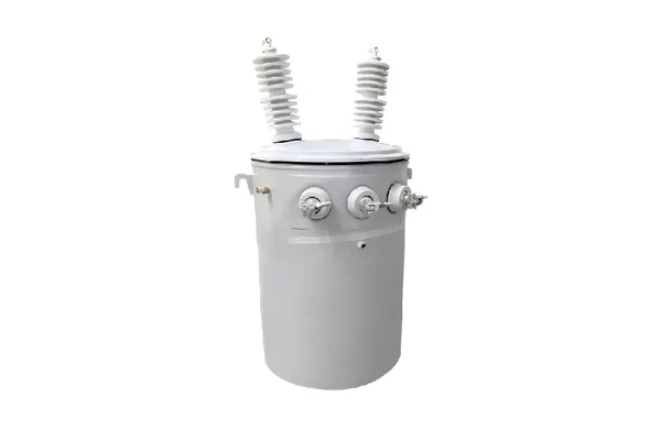 75kVA одной фазы полюса монтируется трансформатор